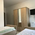 Hostel Ellwuerder Hof *