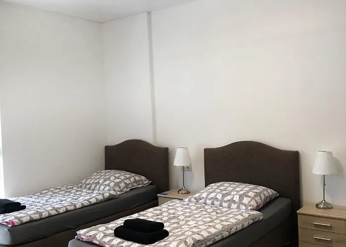 Ellwuerder Hof Хостел *